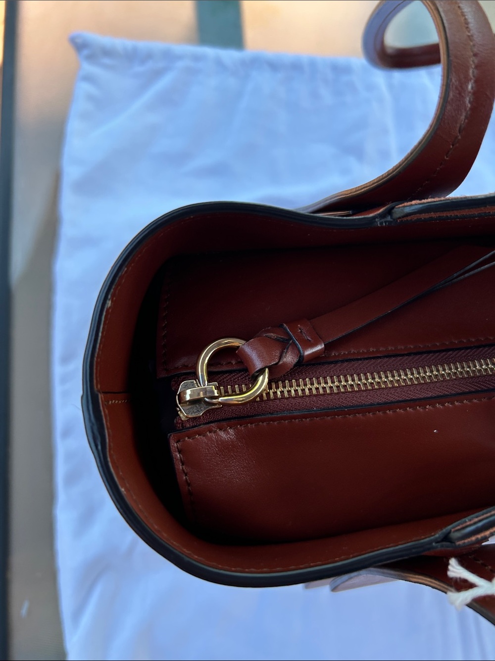 Chloé Brown Leather Tote with Gold 'C' Detail - Picture 8 of 14